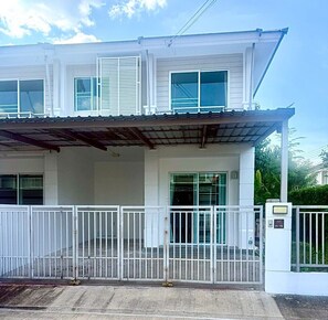 Mặt tiền nơi lưu trú