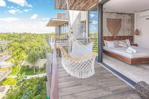 Terrace/patio - Nuju Rentals |Modern 1BR Condo|Jacuzzi,Gym&Sauna (Tulum)