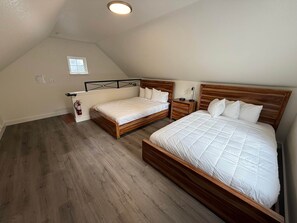 2 bedrooms, iron/ironing board, free WiFi, bed sheets