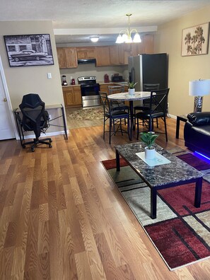 Interior - The Amazing Classic Private Cottage (Lake Charles)