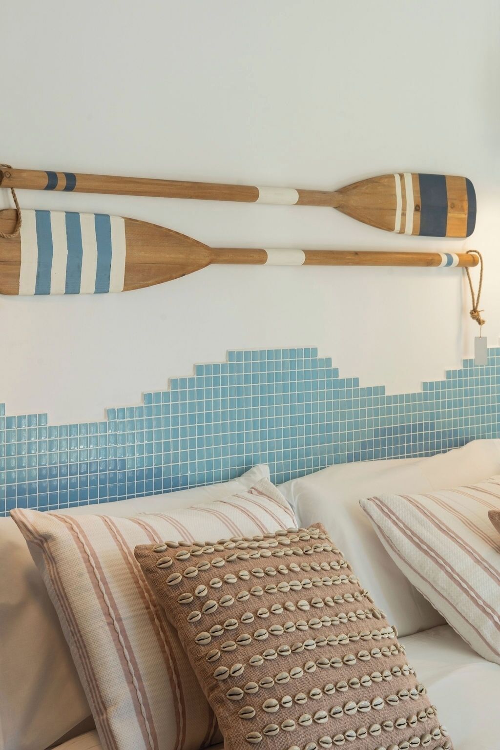 WiFi (無料)、ベッドシーツ