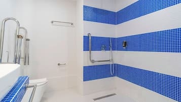 SĂšche-cheveux, serviettes fournies