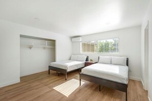 2 bedrooms, desk, iron/ironing board, WiFi