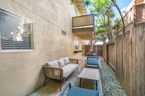 Terrace/patio - 2Bd/2Bth Close To South Coast Plaza | Restaurants (Santa Ana)