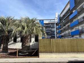 Exterior - Ground Floor Apt with Terrace & Pool Near Beach (ROSES)