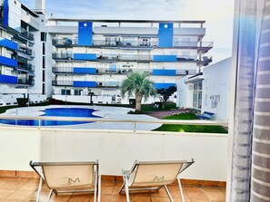 Interior - Ground Floor Apt with Terrace & Pool Near Beach (ROSES)