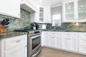 Fridge, microwave, oven, stovetop - 3BR Beachfront Home, Patio on the Sand w/ Gorgeous Ocean Views! (Newport Beach)