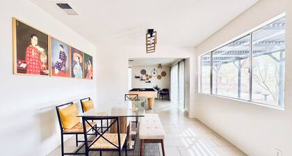 5 mins to STRIP & LAS Airport, 3 King Bed 2.5 Bath, Peaceful & Clean