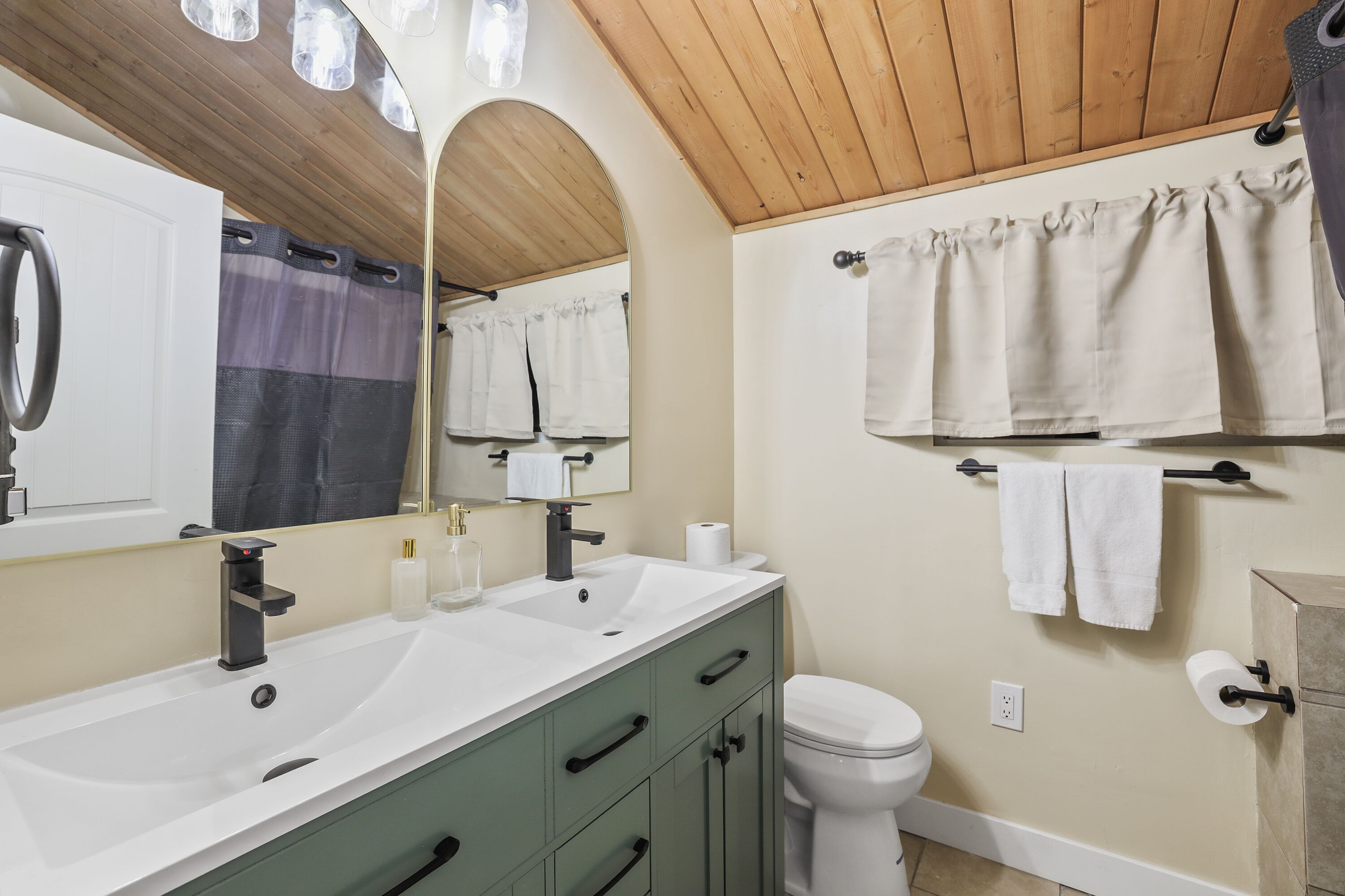 Hair dryer, towels