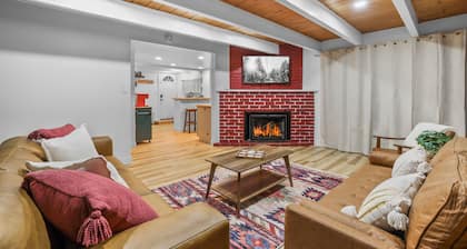 Tahoe Mountain Inn #17 "The Cabin"