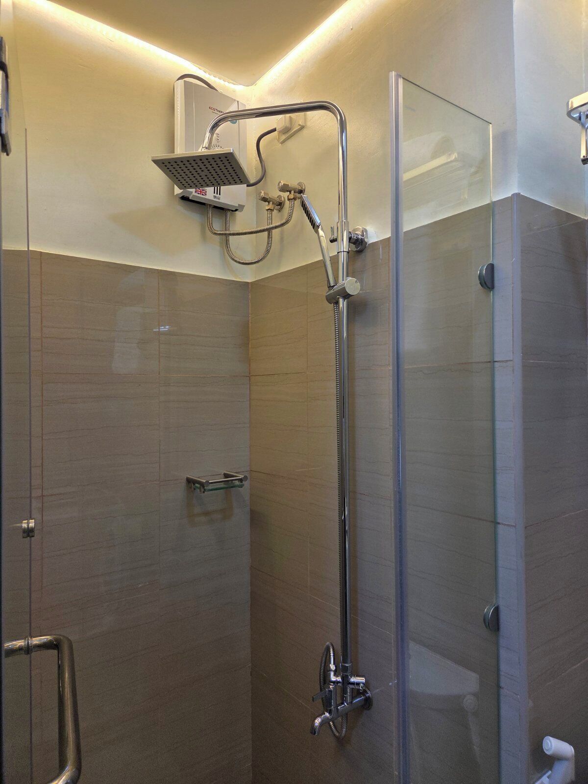 标准公寓 | 浴室 | 淋浴设施、免费洗浴用品、毛巾、肥皂