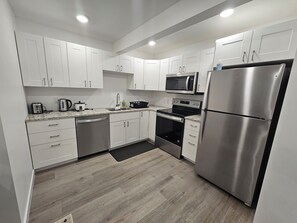 Private kitchen - Henster Suite - Modern One-Bed in Brighton, SK (Saskatoon)