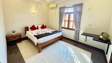 Superior Double Room | Desk, laptop workspace, iron/ironing board, free WiFi