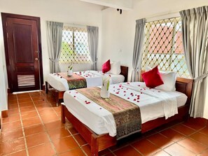 Quarto duplo superior | Escrivaninha, espaço de trabalho para notebook