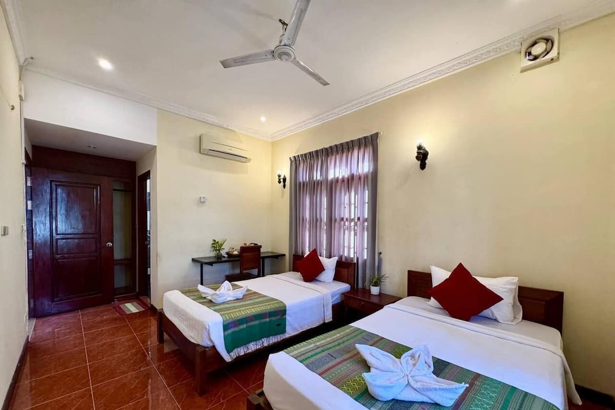 Quarto duplo superior | Escrivaninha, espaço de trabalho para notebook