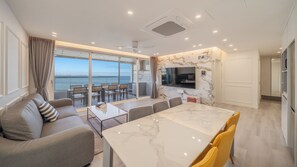 Exterior - Pohang Luna Ocean View Pool Villa (Pohang)