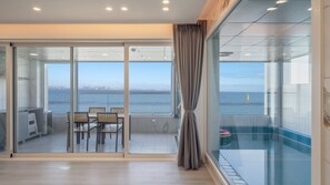 Exterior - Pohang Luna Ocean View Pool Villa (Pohang)