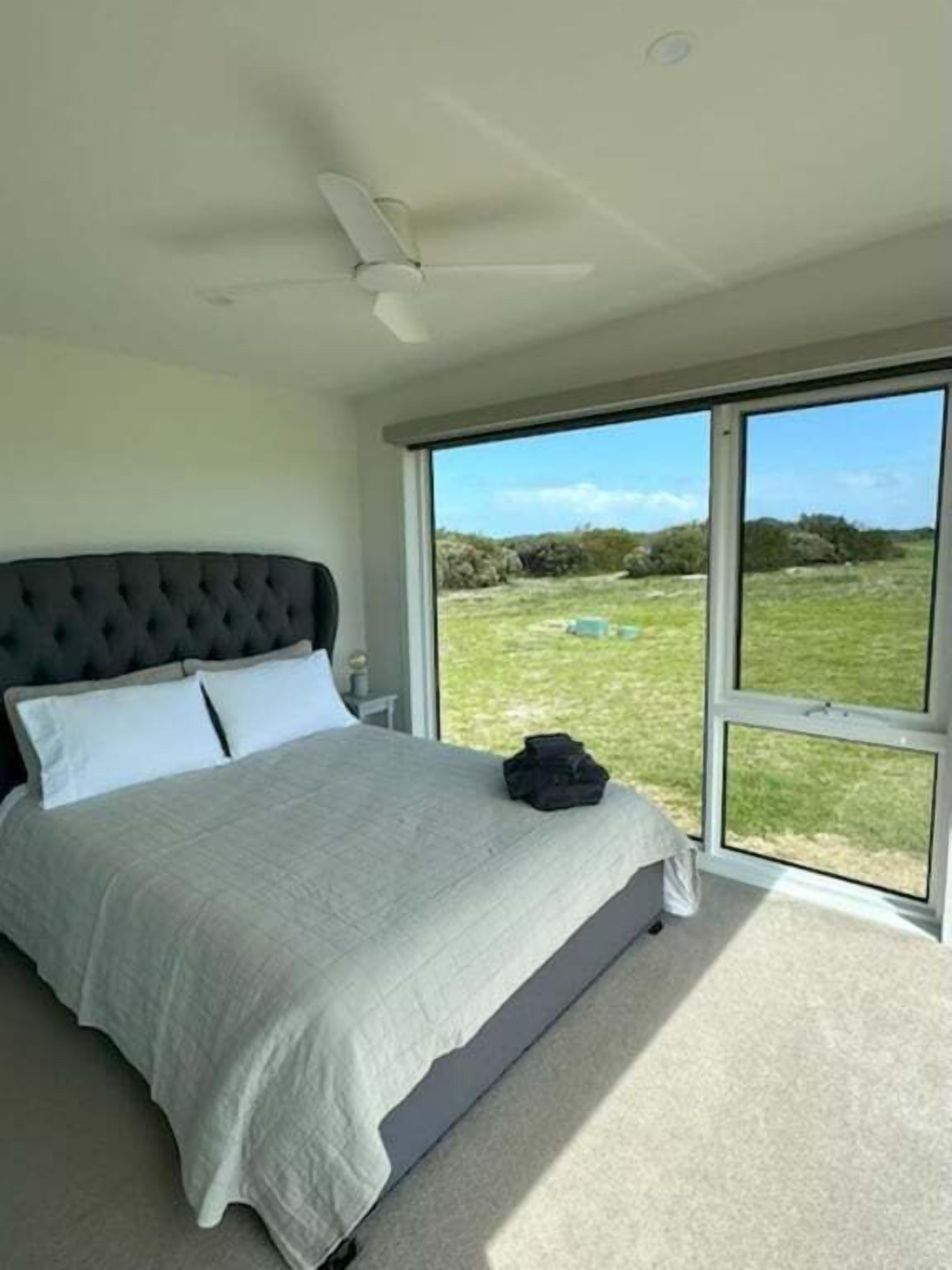 2 bedrooms, bed sheets