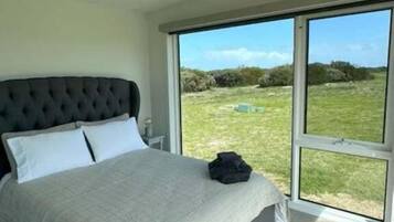 2 bedrooms, bed sheets