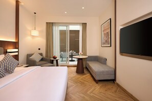 Minibar, in-room safe, desk, laptop workspace - Skywings Sarovar Portico Mathura (Mathura)