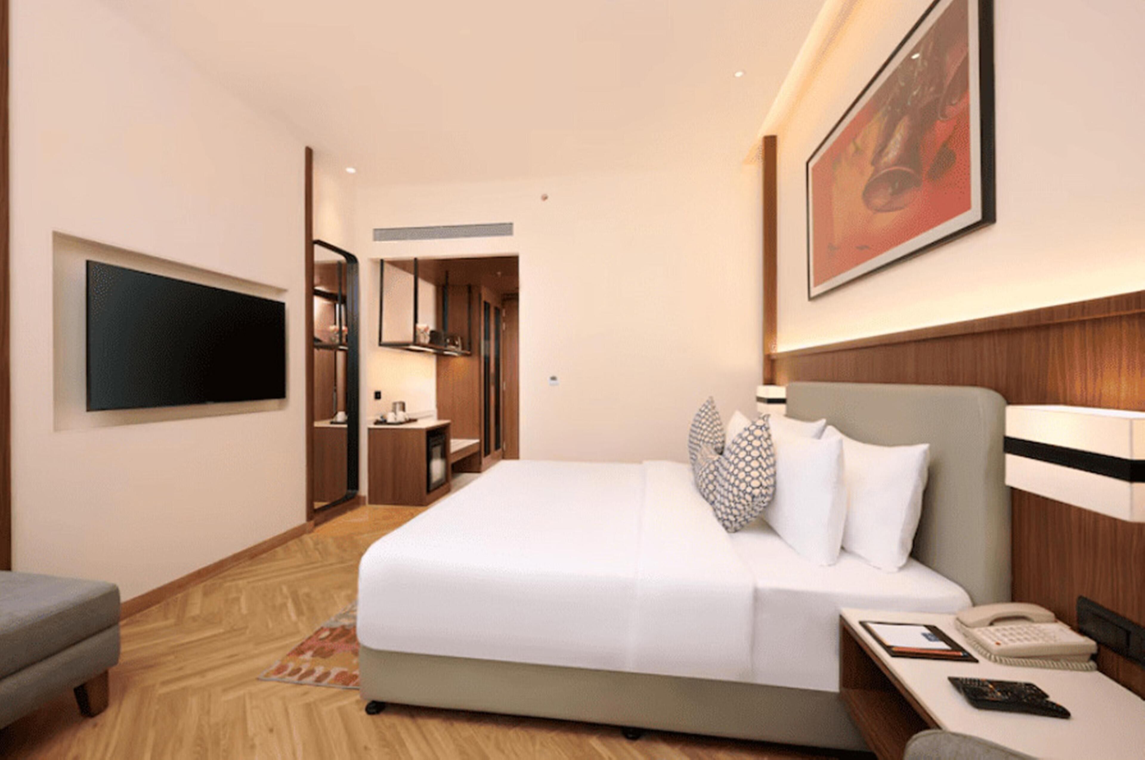 豪華客房, 1 張特大雙人床 | 迷你吧、客房內保險箱、書桌、筆電工作空間