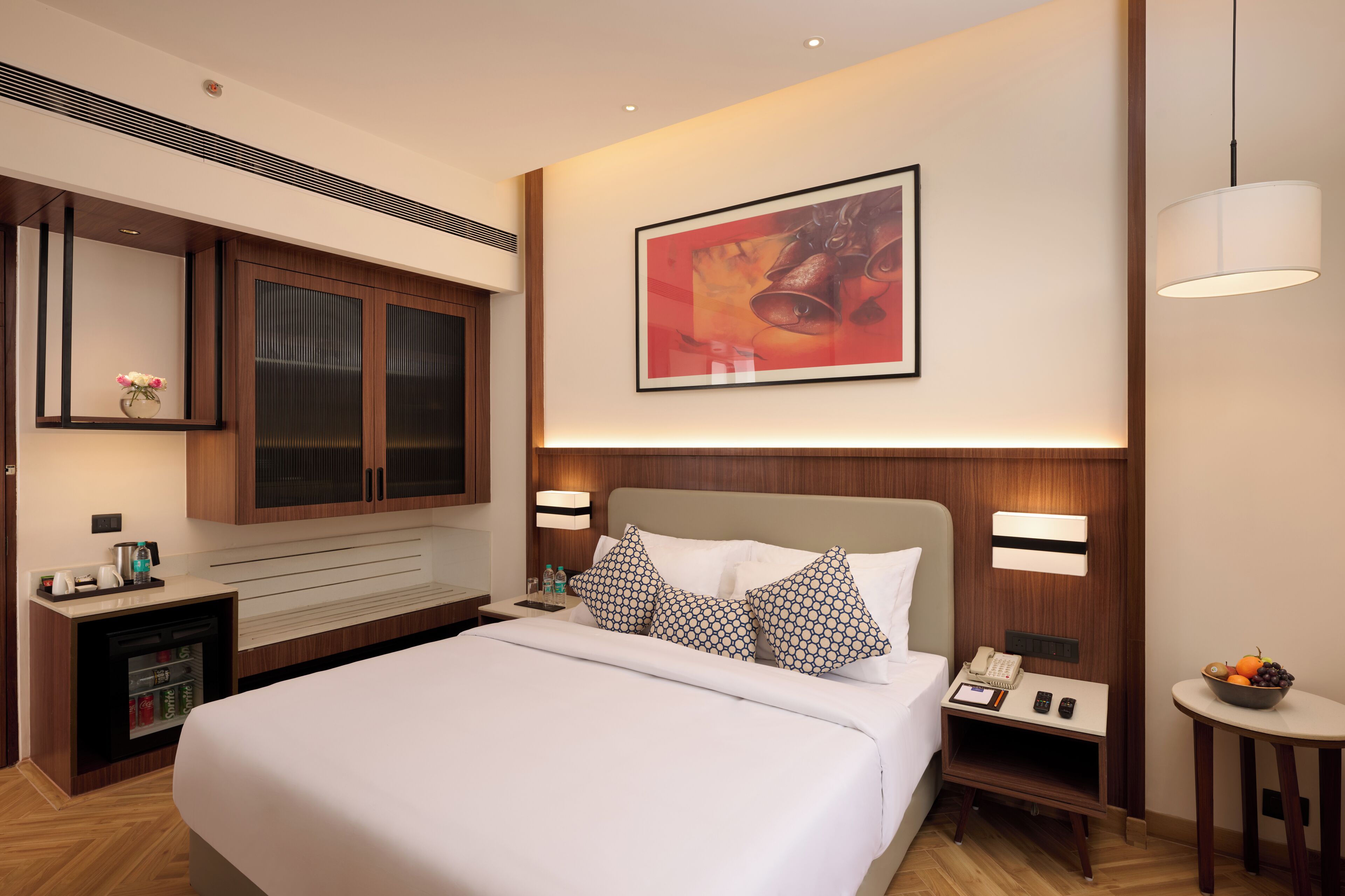 Minibar, in-room safe, desk, laptop workspace