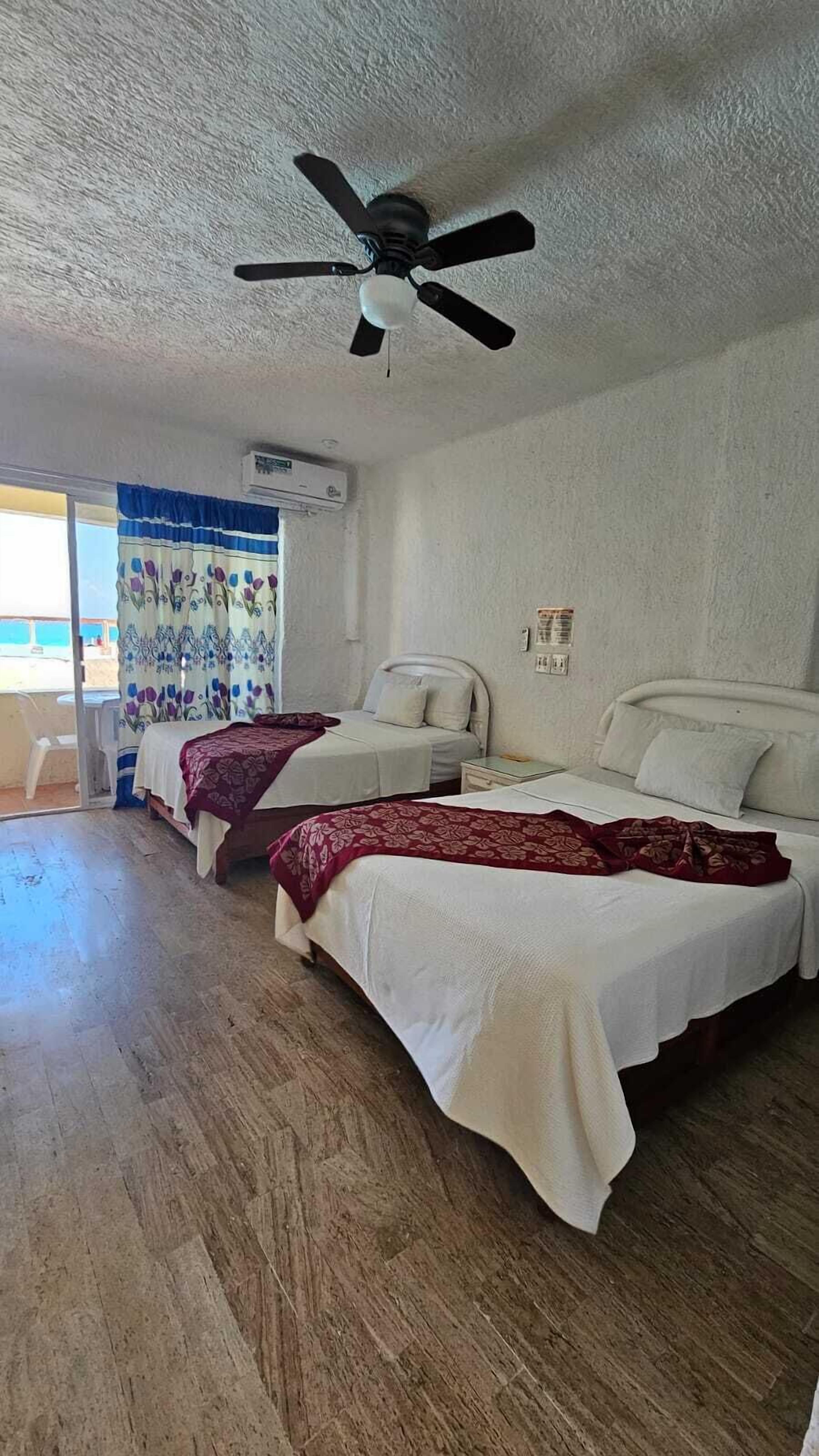 Laptop workspace, iron/ironing board, free WiFi