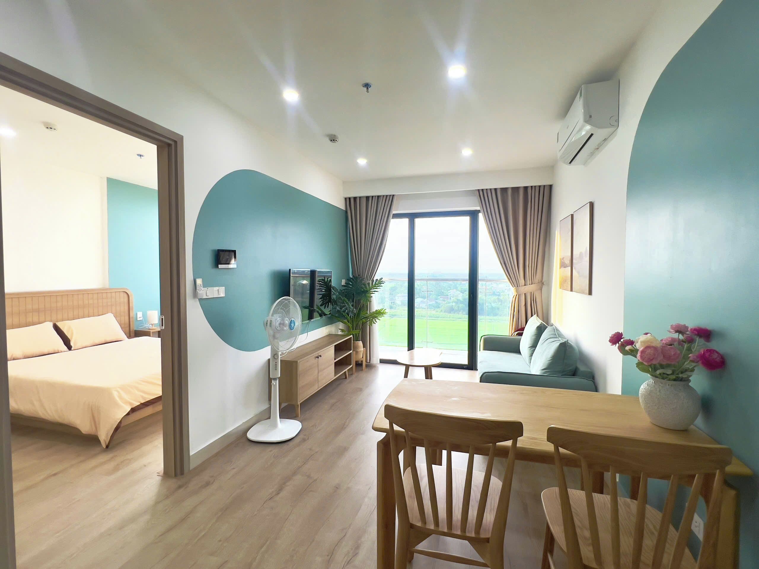 デラックス アパートメント 2 ベッドルーム バルコニー シティビュー | 低刺激性寝具、ミニバー、客室ごとに異なる装飾、客室ごとに異なるインテリア