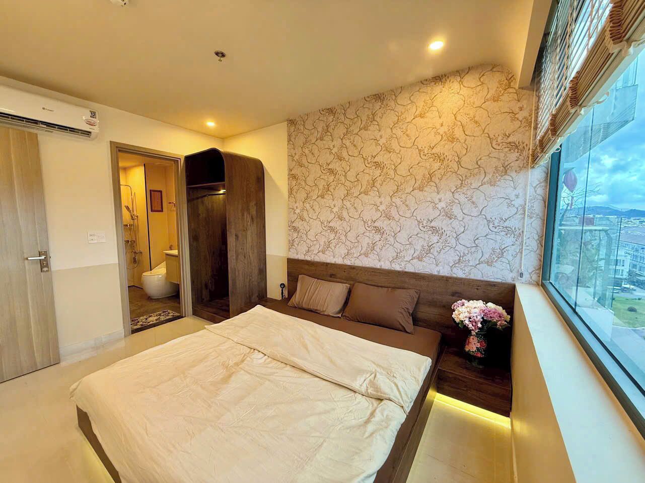 デラックス アパートメント 3 ベッドルーム バルコニー シティビュー | 低刺激性寝具、ミニバー、客室ごとに異なる装飾、客室ごとに異なるインテリア