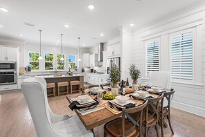 Dining - Luxury Prominence Home – Pool, Beach & Golf Cart (Inlet Beach)