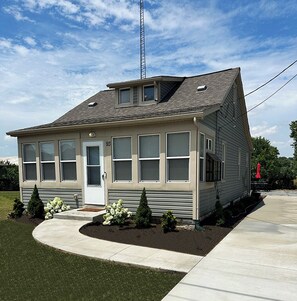 Exterior - Spacious 3 bedroom, sleeps 6, large bath, kitchen (Buckeye Lake)