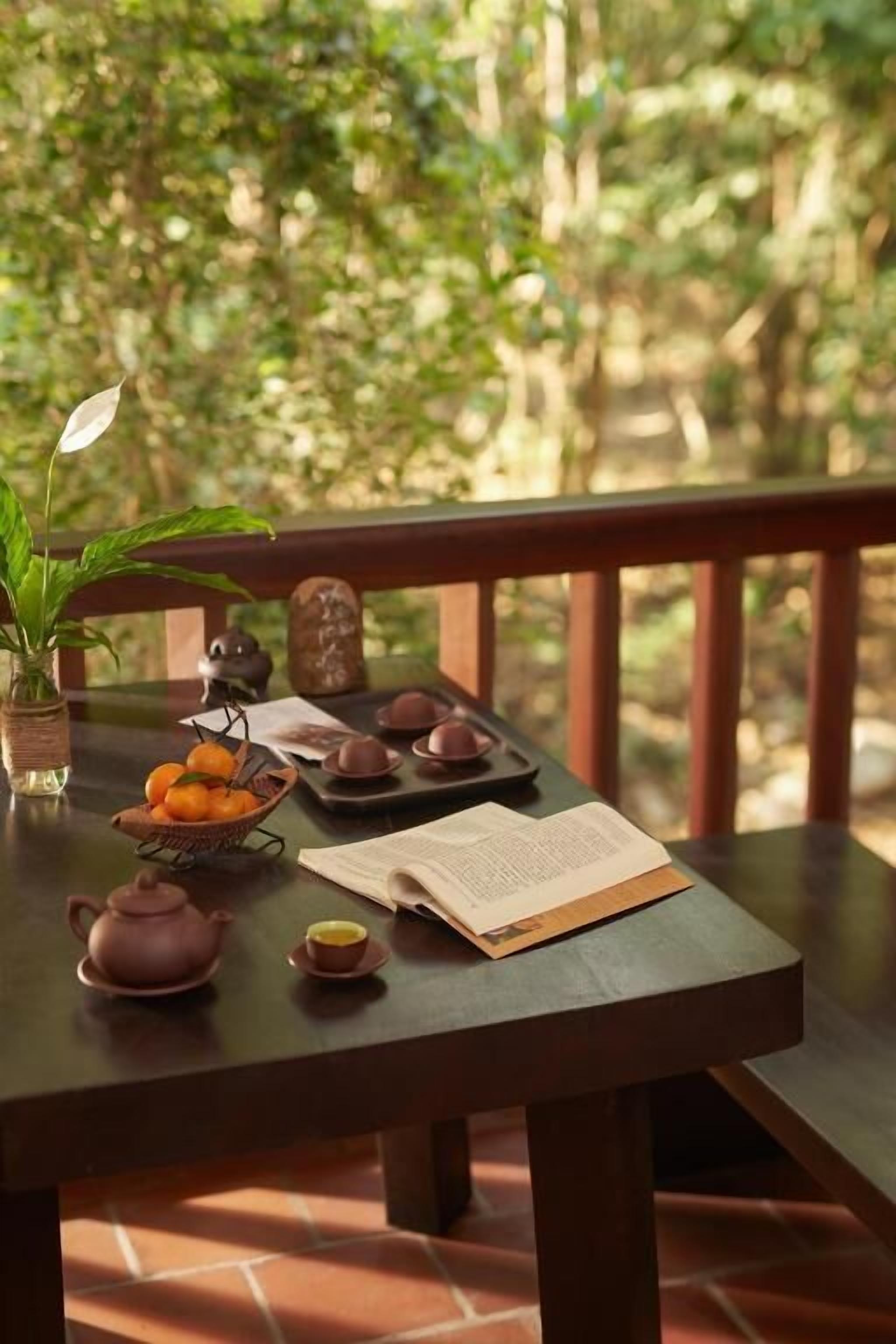 Habitación Deluxe con 2 camas individuales, balcón, vistas a la montaña | Restaurante al aire libre