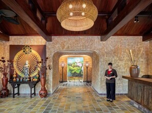 Lobby - Yen Tu Village  (Uong Bi)