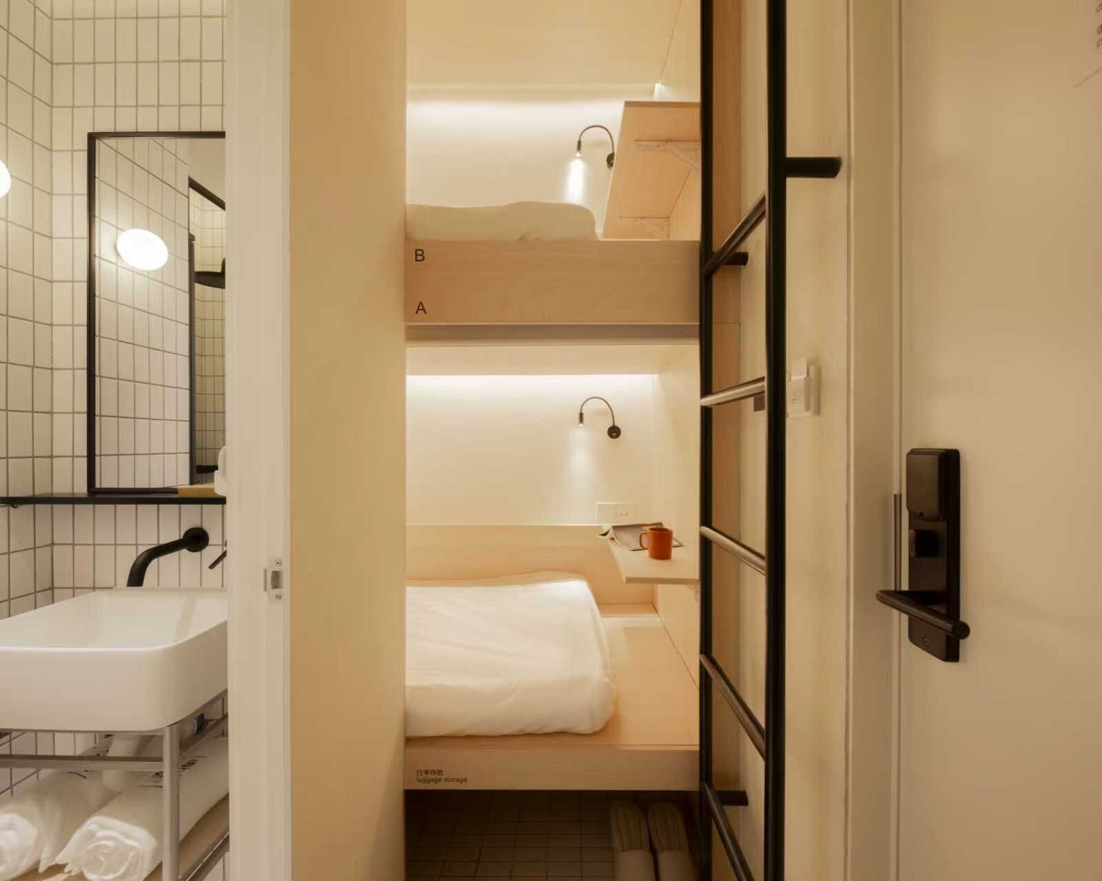 Memory foam -patjalliset sängyt, minibaari (osa tuotteista ilmaisia)