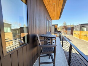 Outdoor dining - Long Term | 4 BR/4BA | Walk to River | Whitefish (Whitefish)