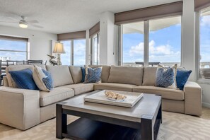 TV - Direct Oceanfront Corner Condo, Family-Friendly with Beachfront Pool and Garage Parking (Ormond Beach)