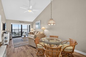 TV, books - Beautiful Mariner point condo with sweeping views of the bay! incredible value! (Sanibel)