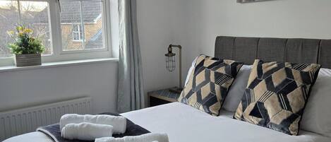 Iron/ironing board, WiFi, bed sheets