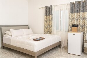 Standard Double Room, Balcony | Free WiFi - JAH Luxury Suites (Lungi-Town)