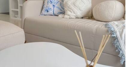 Little Santorini Home - Peaceful Family Getaway