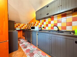 Private kitchen - " Charming Village Deluxe " (Bari Sardo)