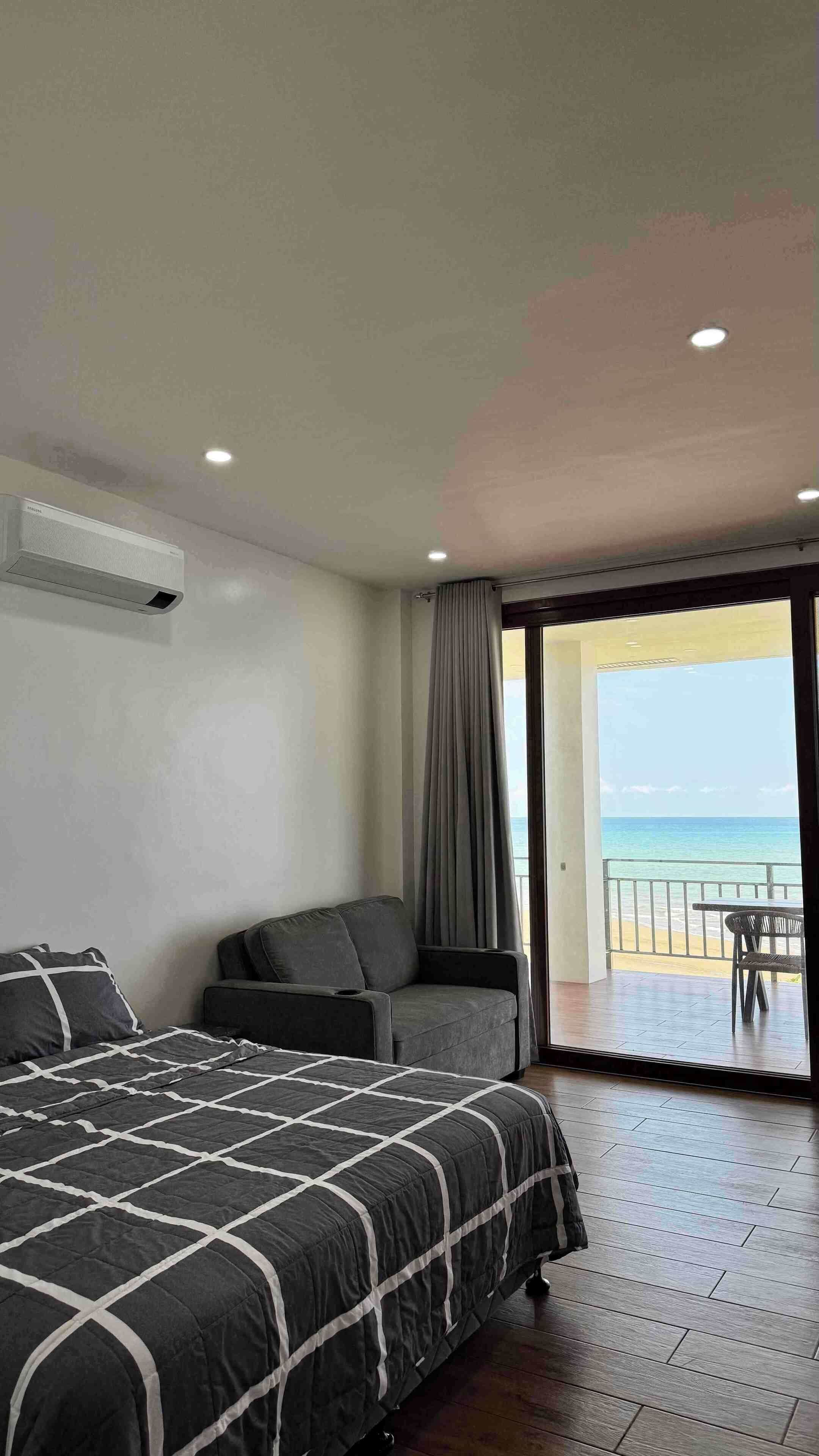 Deluxe Studio, Kitchen, Beach View