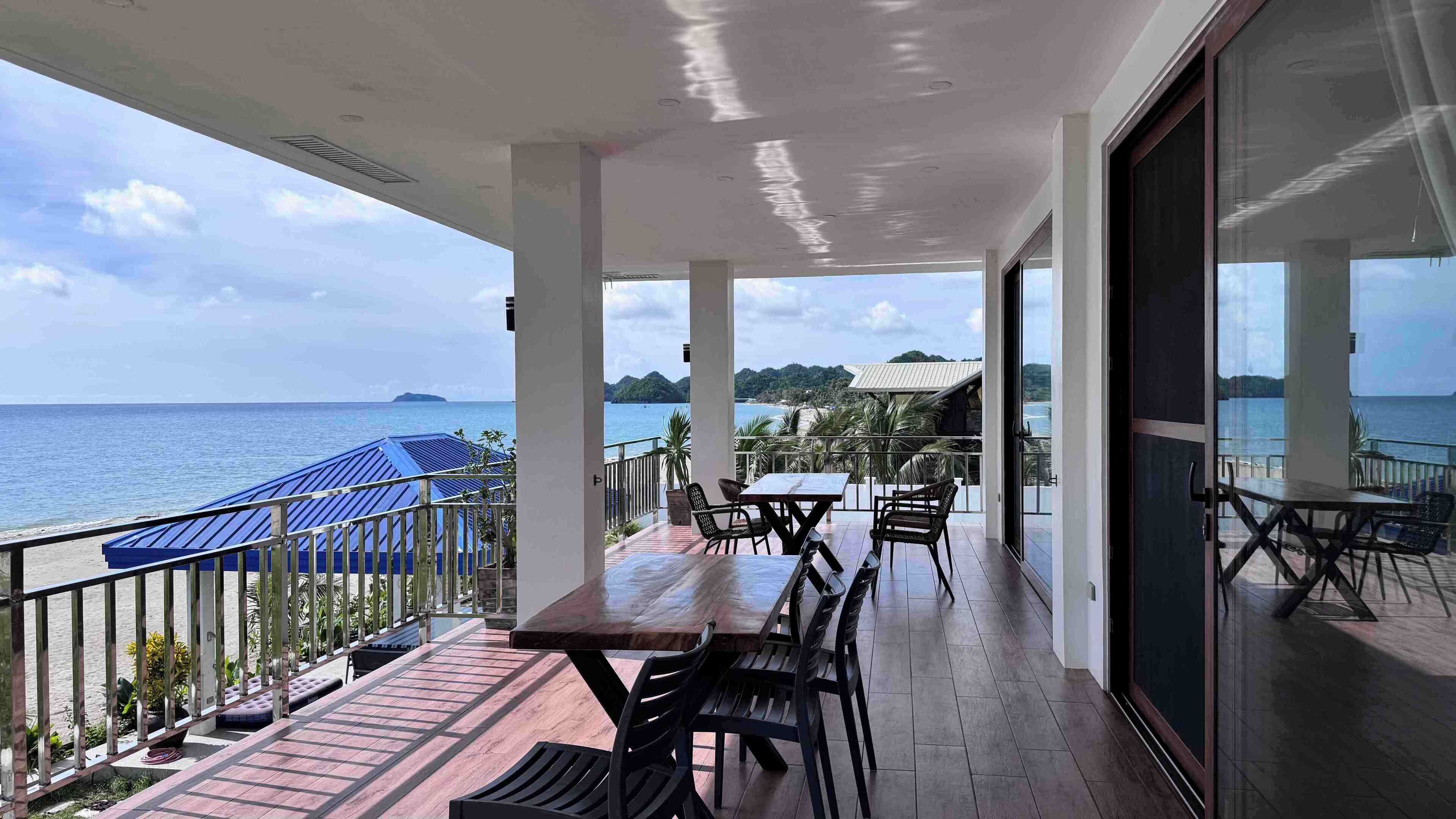 Deluxe Studio, Beach View | Outdoor dining