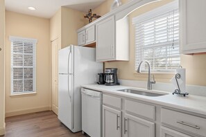 Fridge, microwave, oven, dishwasher - Walk-In 3BR Condo at Royal Links • Golf Course Views • Near Hwy 76 (Branson)