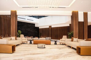 Lobby - Golden Tulip Muscat The Village (Seeb)