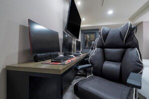 المنشأة من الداخل