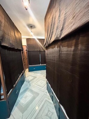 Interior - Mosaic Hostel Varanasi (Varanasi)