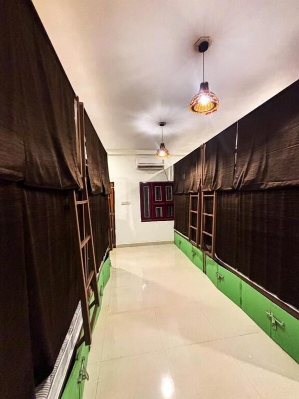 Interior - Mosaic Hostel Varanasi (Varanasi)