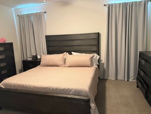 4 bedrooms, iron/ironing board, free WiFi, bed sheets - Charming 4-bedroom house with AC in lovely Buckeye (Buckeye)