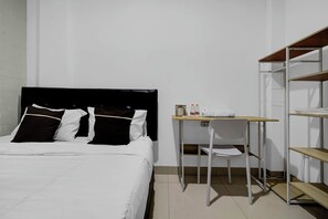 Deluxe Double Room - Hotel O near Politeknik Negeri Bandung (Bandung)